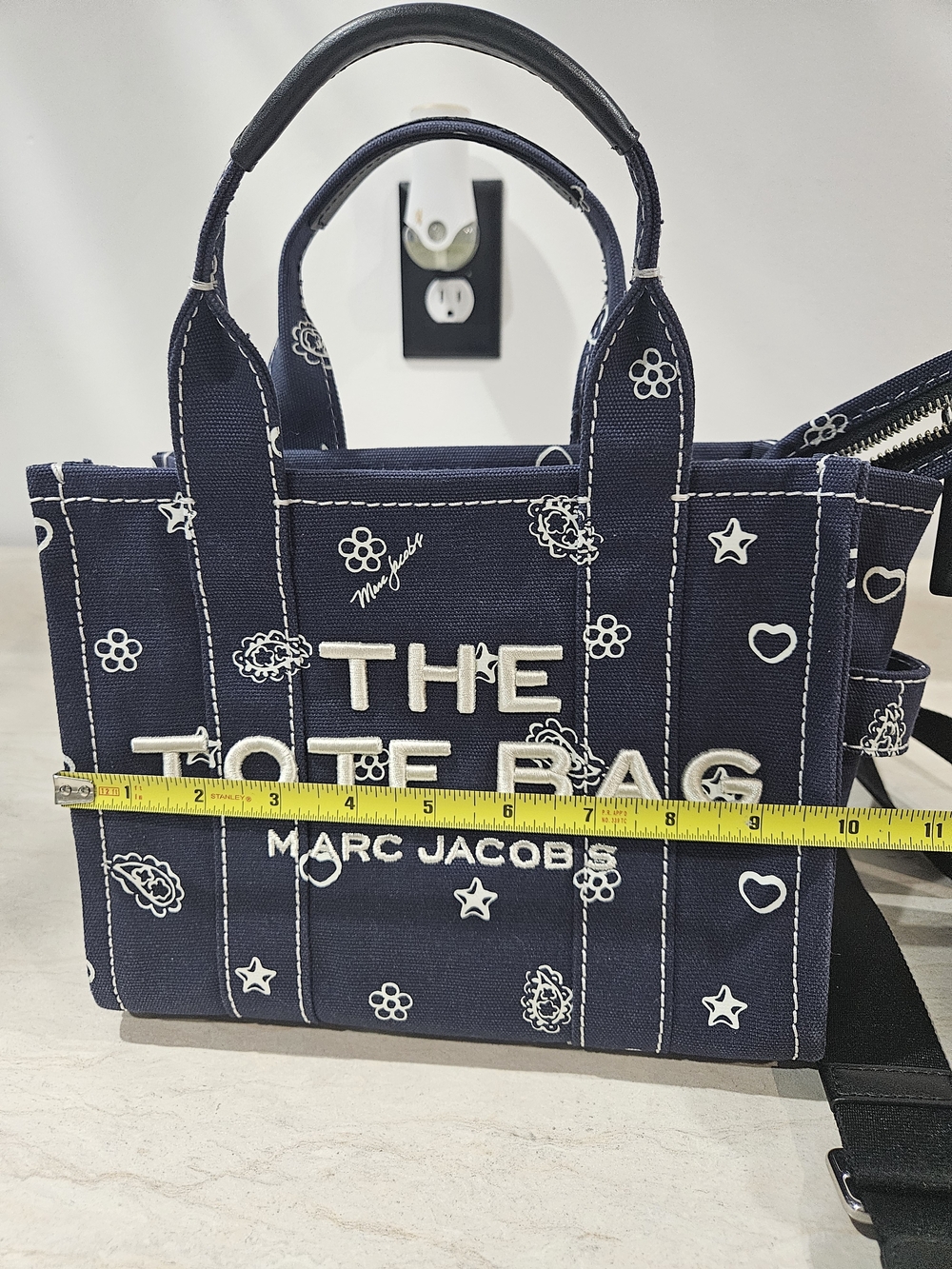 Marc Jacobs Small Tote - Picture 10 of 12
